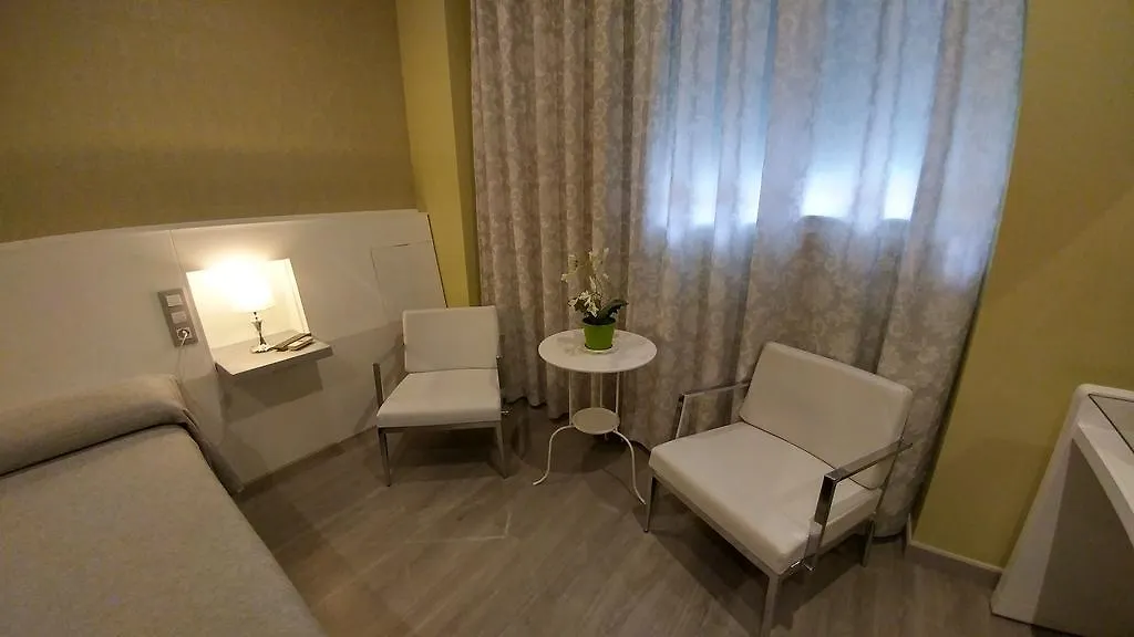 Hostal Paris San Fernando Guest house