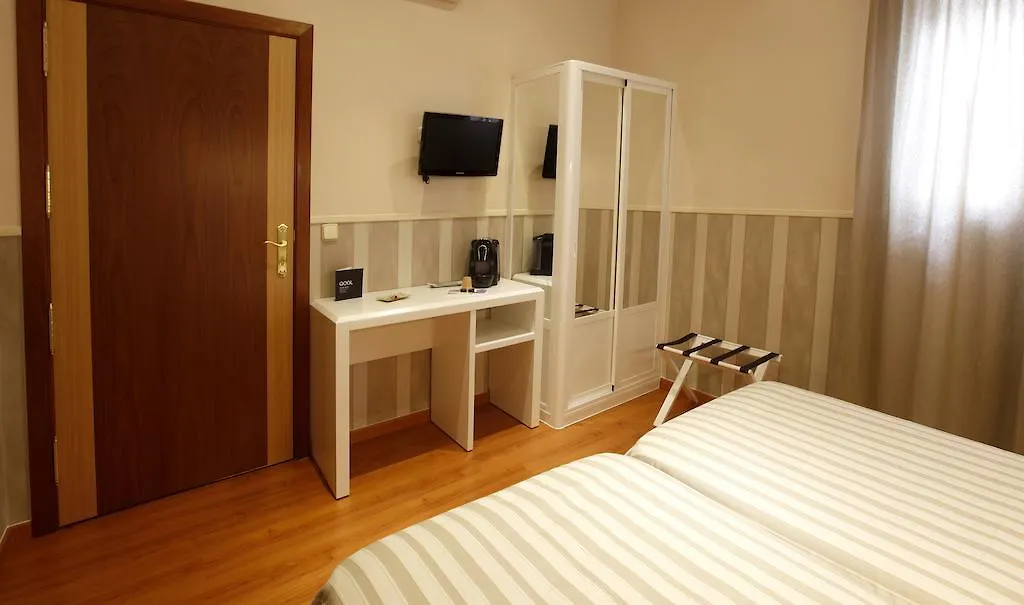 Guest house Hostal Paris San Fernando